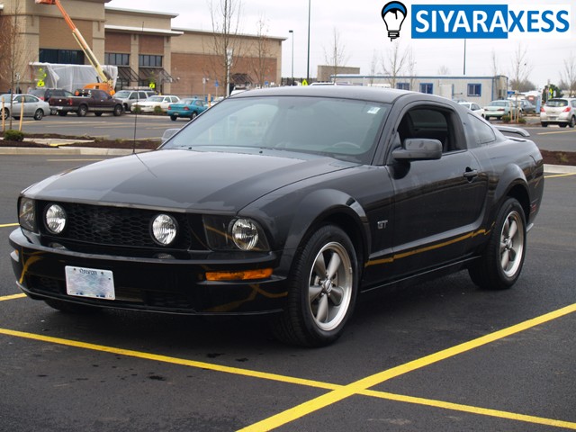 Ford Mustang  - 2005